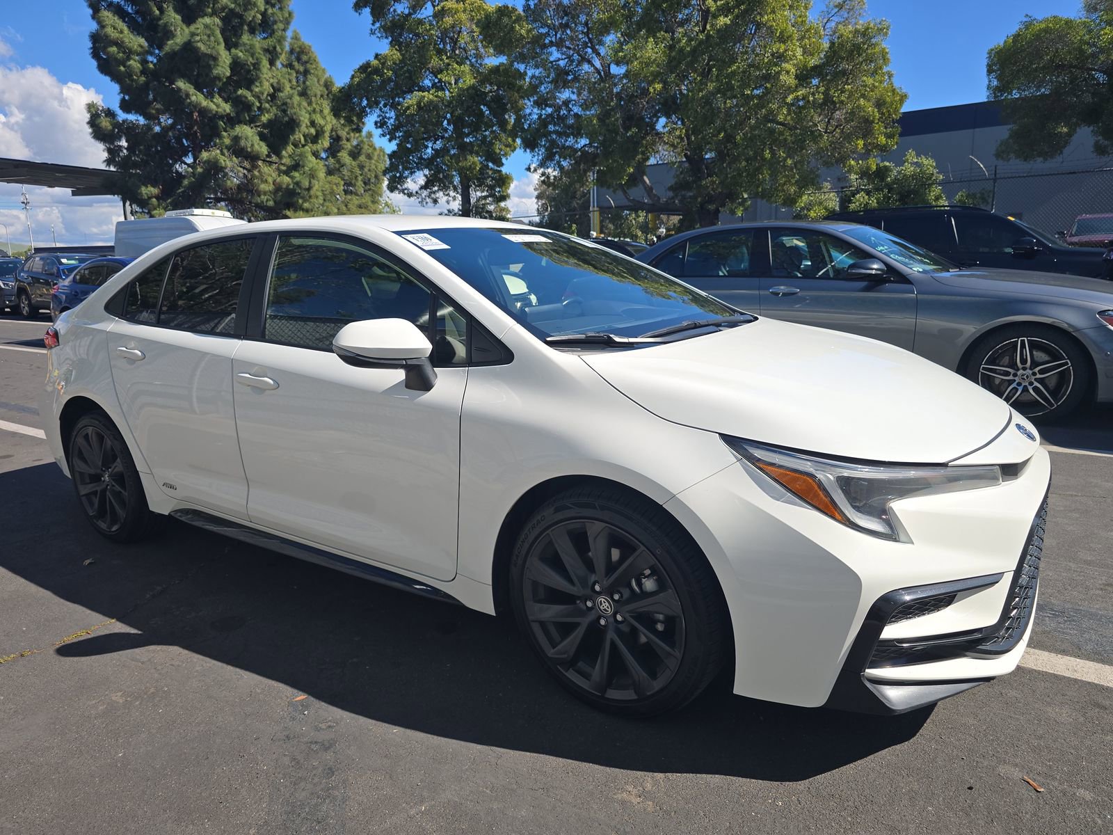 Used 2024 Toyota Corolla SE AWD/4WD image 4