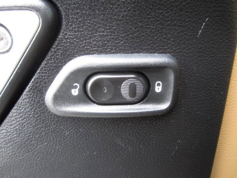 Used 2015 Jeep Wrangler Unlimited Sahara AWD/4WD image 20