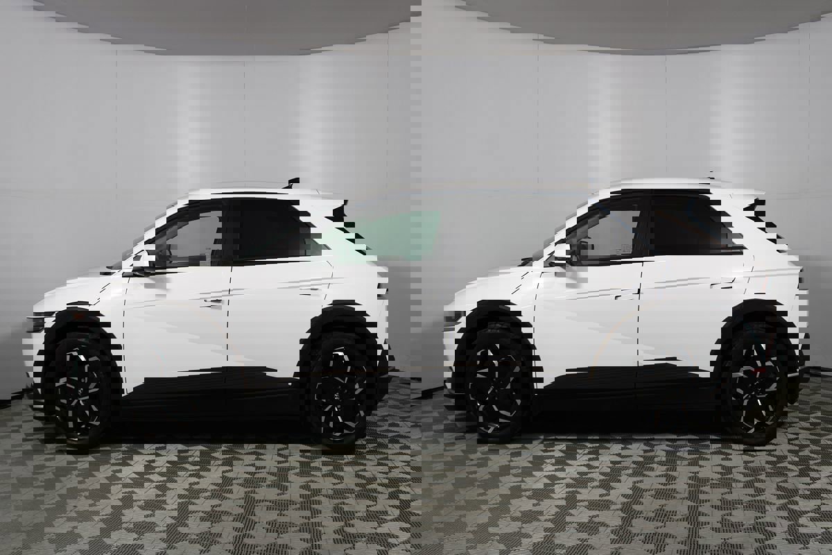 Used 2024 Hyundai Ioniq 5 SE image 29