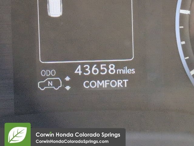 Used 2023 Lexus GX 460 Luxury w/ Accessory Package AWD/4WD image 19