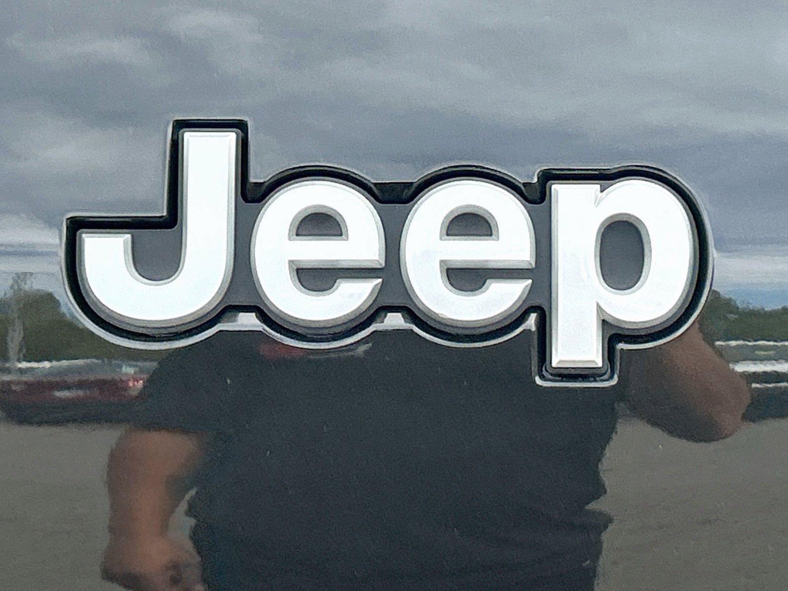Used 2024 Jeep Grand Cherokee L Limited AWD/4WD image 13