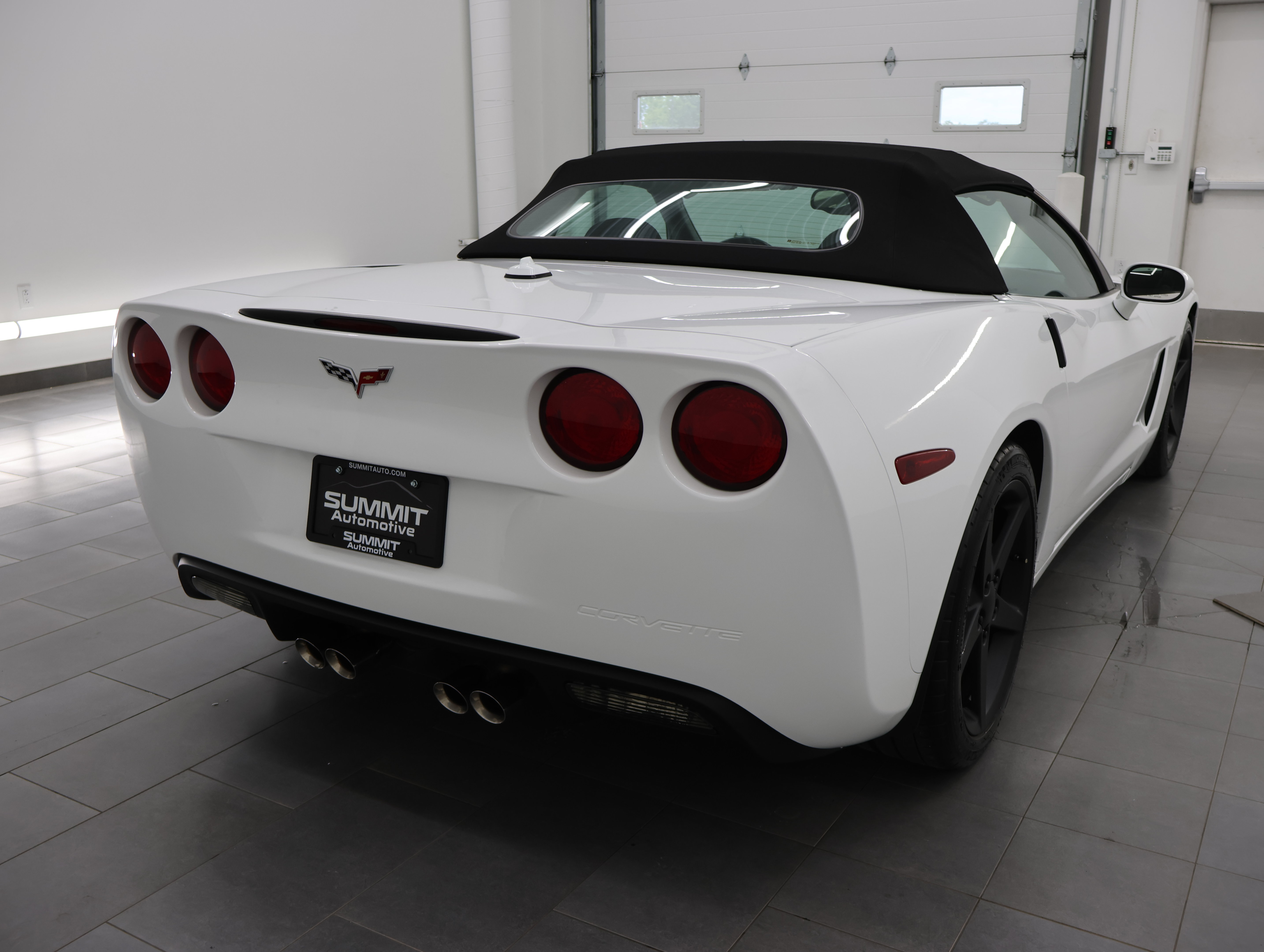Used 2005 Chevrolet Corvette Convertible w/ Preferred Equipment Group RWD image 4