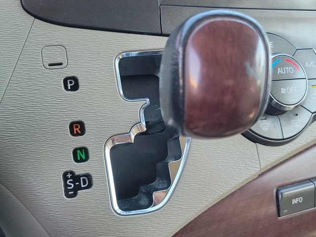 Used 2014 Toyota Sienna XLE FWD image 14