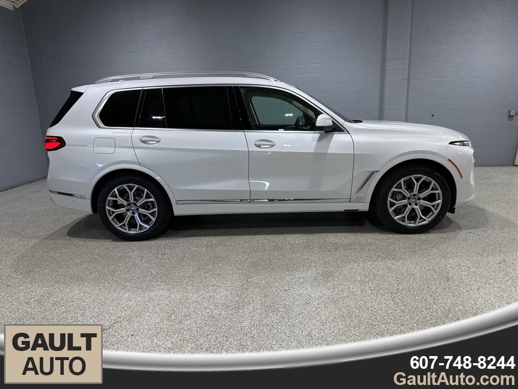 New 2026 BMW X7 xDrive40i image 2