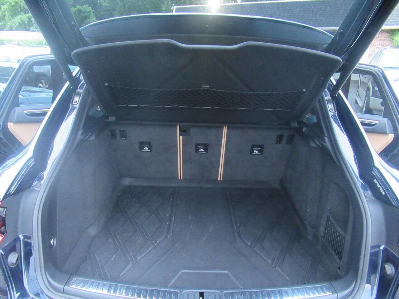 Used 2018 Porsche Macan S image 16