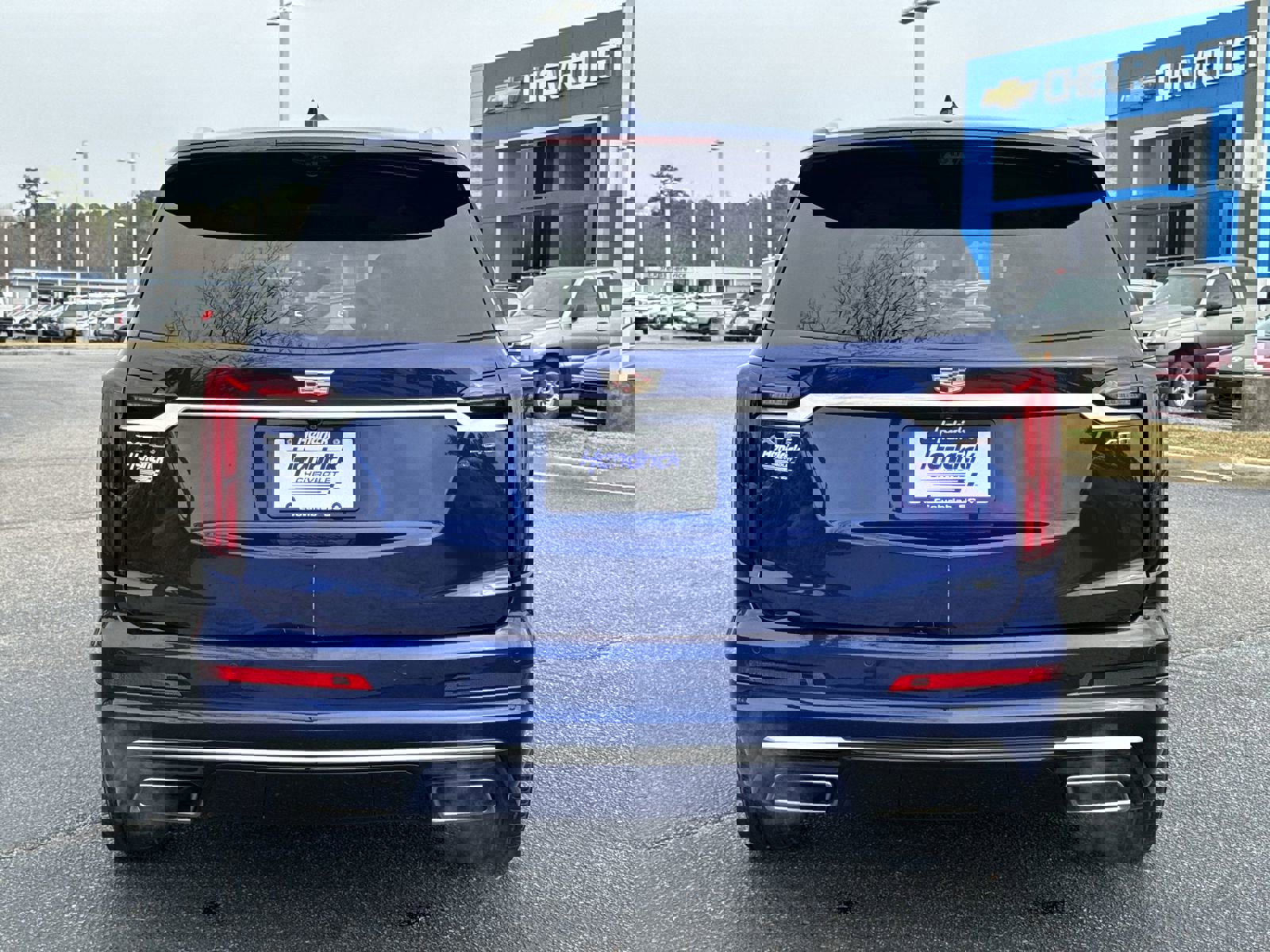 Used 2024 Cadillac XT6 Premium Luxury w/ Platinum Package image 9