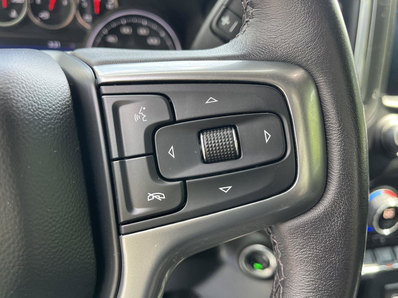 Used 2022 Chevrolet Silverado 1500 LT AWD/4WD image 30