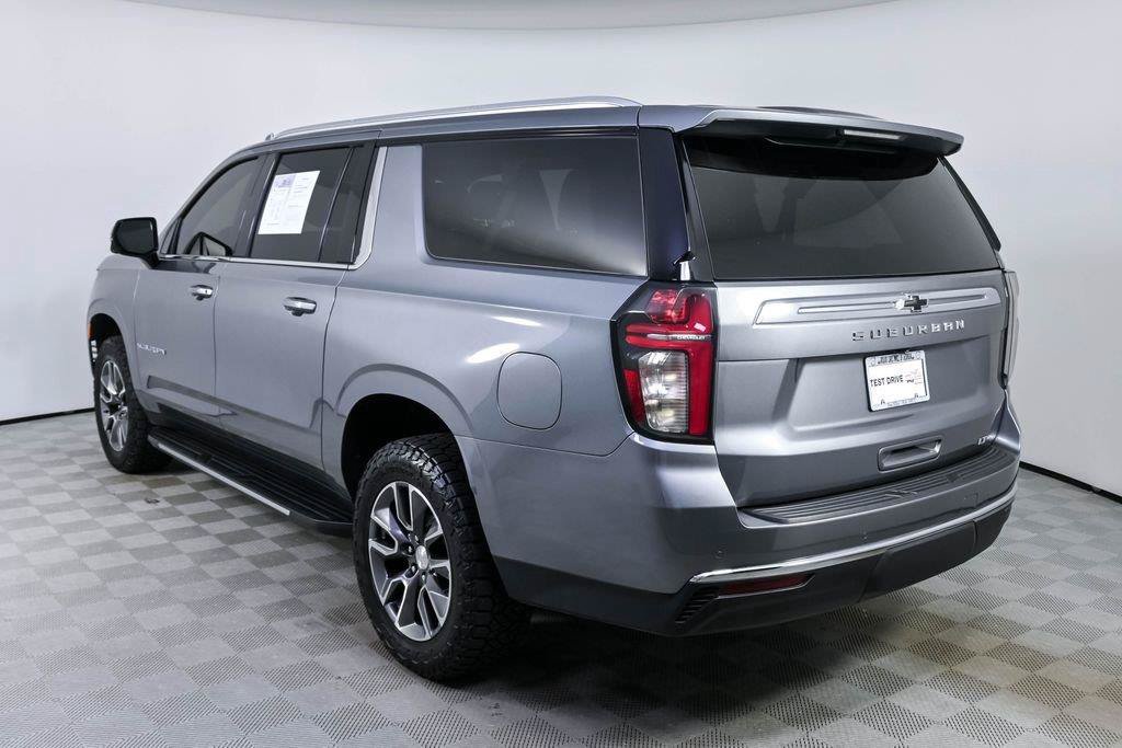Used 2022 Chevrolet Suburban LT w/ LT Signature Plus Package RWD image 4