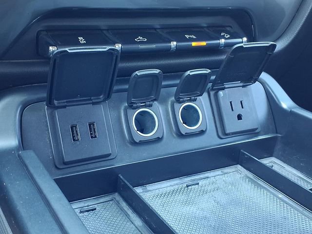 Used 2017 Chevrolet Silverado 1500 LT w/ Midnight Edition image 11