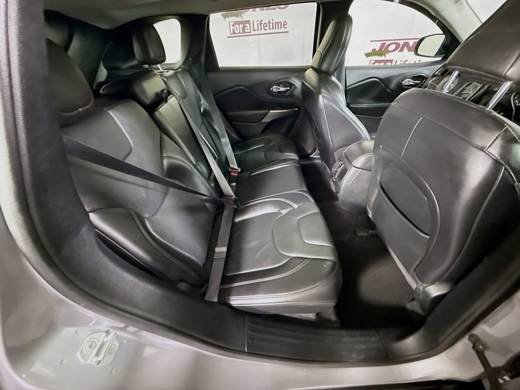 Used 2020 Jeep Cherokee Limited AWD/4WD image 30