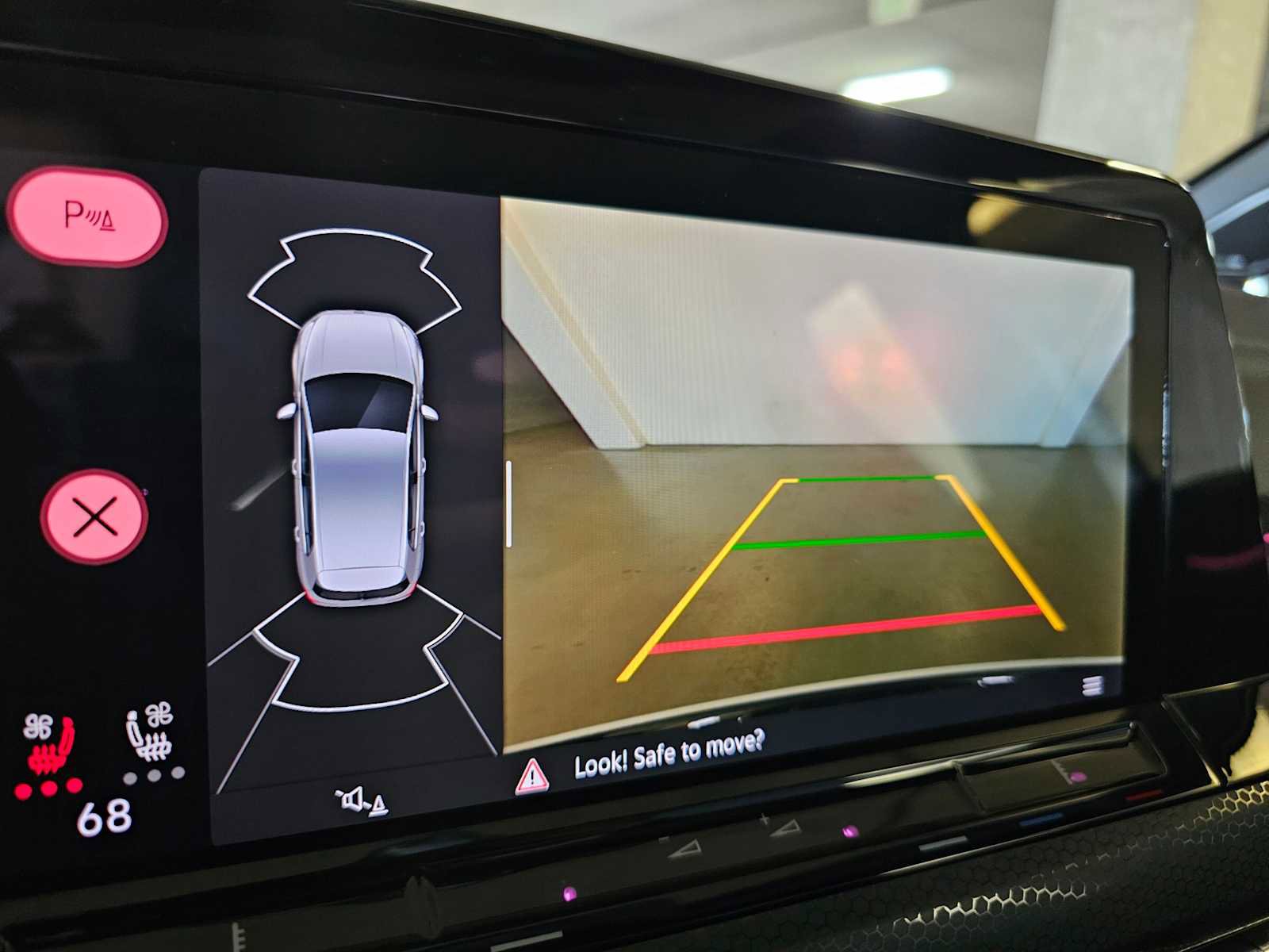 Used 2024 Volkswagen GTI SE FWD image 18