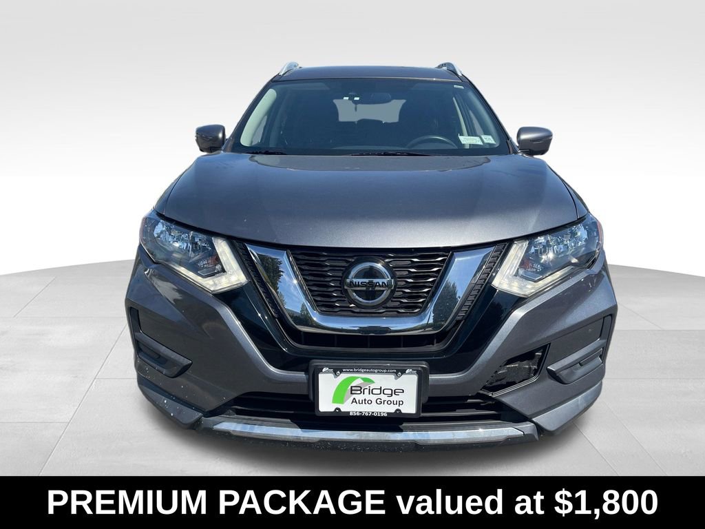 Used 2020 Nissan Rogue SV w/ Premium Package AWD/4WD image 2