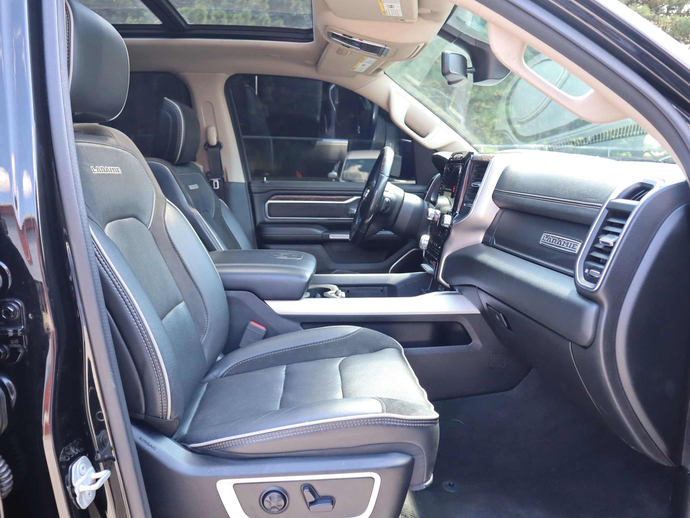 Used 2020 RAM 1500 Laramie image 15