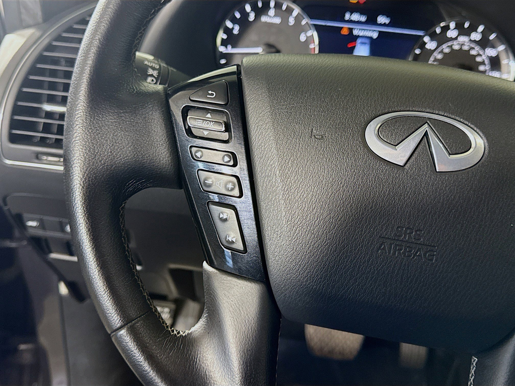 Used 2024 INFINITI QX80 Luxe image 14