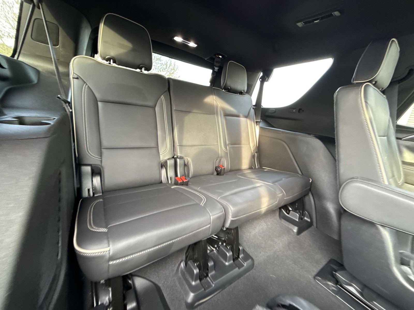Used 2022 GMC Yukon SLT w/ SLT Luxury Package AWD/4WD image 26