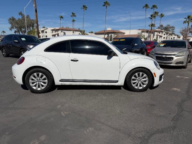 Used 2017 Volkswagen Beetle 1.8T image 3