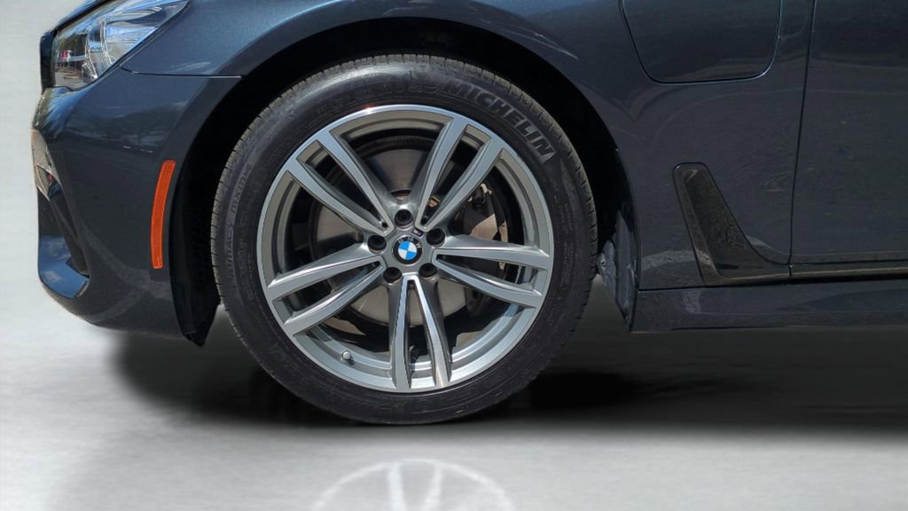 Used 2018 BMW 740e xDrive image 18