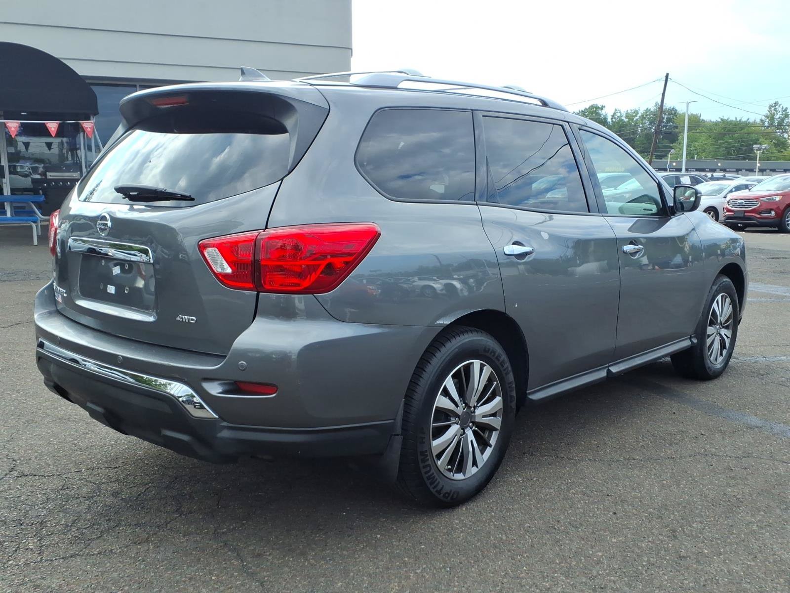 Used 2019 Nissan Pathfinder S AWD/4WD image 3