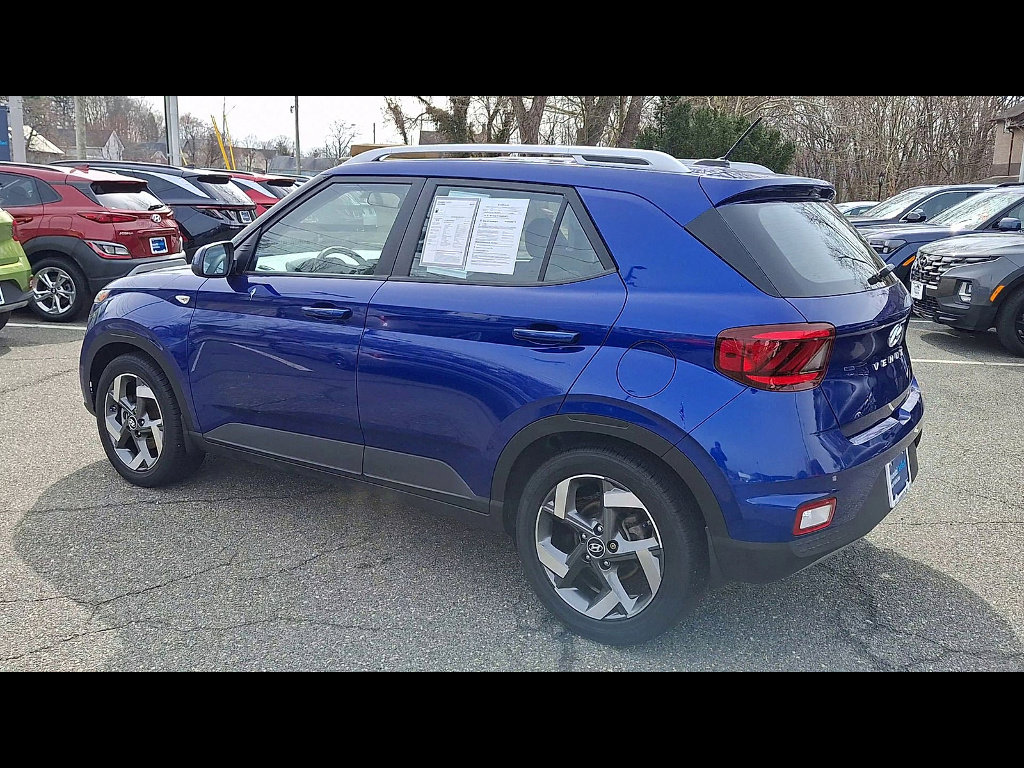 Certified 2024 Hyundai Venue SEL image 6
