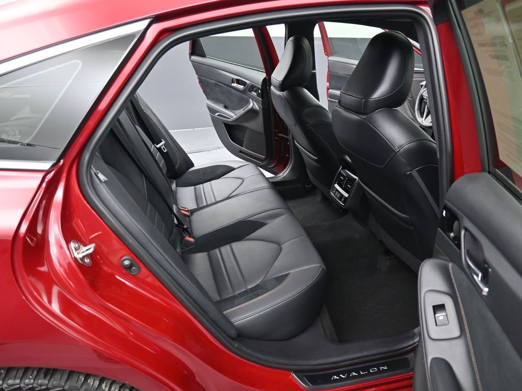 Certified 2020 Toyota Avalon Touring w/ Advanced Safety Package FWD image 32