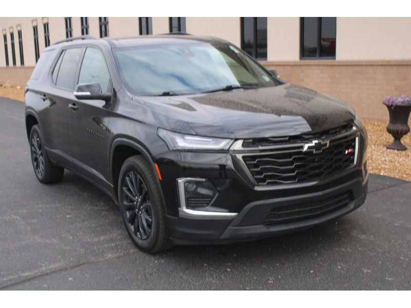 Used 2022 Chevrolet Traverse RS image 2
