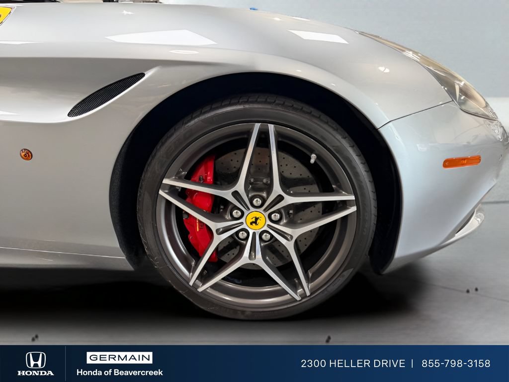 Used 2017 Ferrari California T RWD image 14