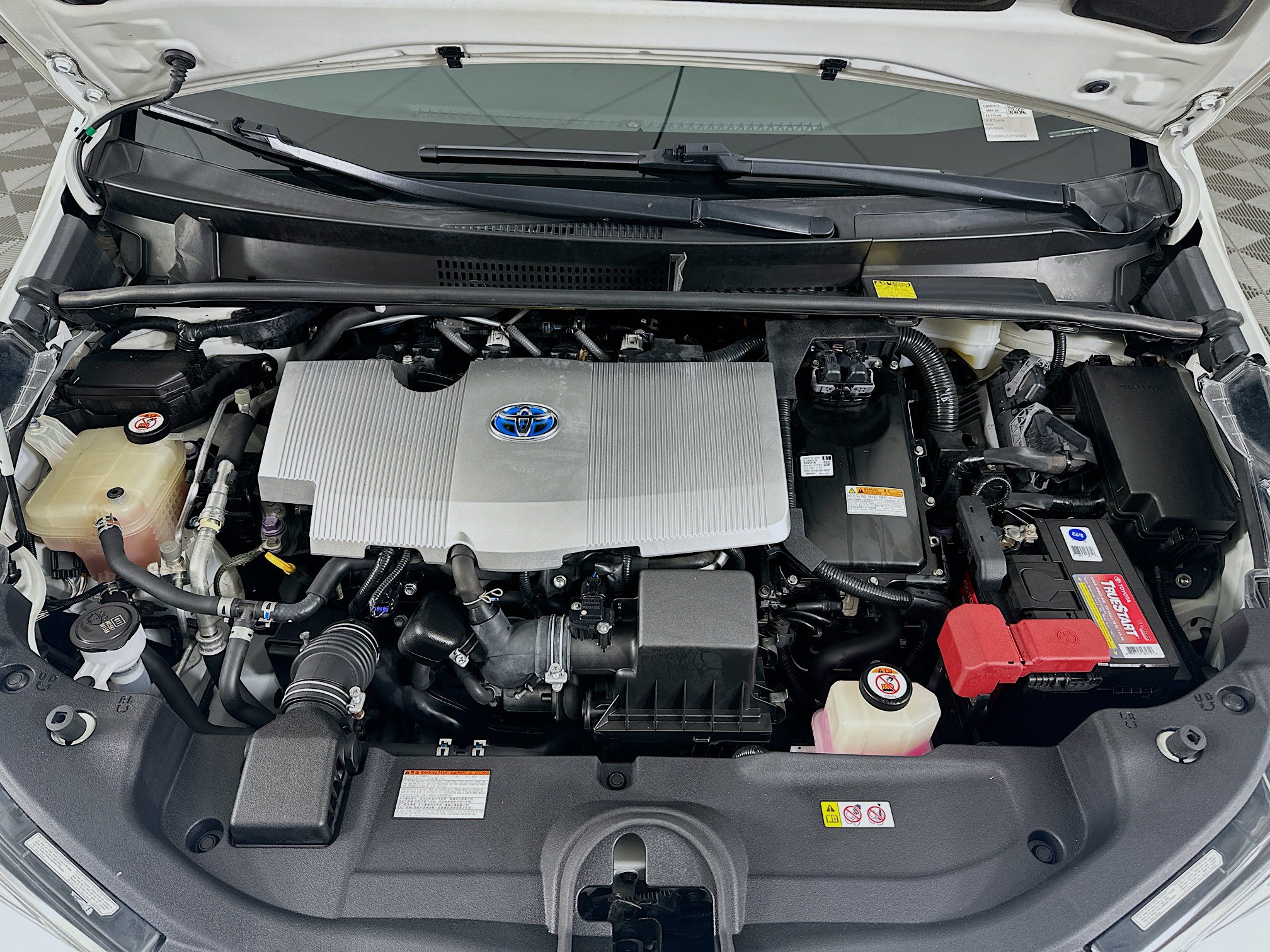 Used 2018 Toyota Prius Two w/ Prius Two Safety Plus Package FWD image 31