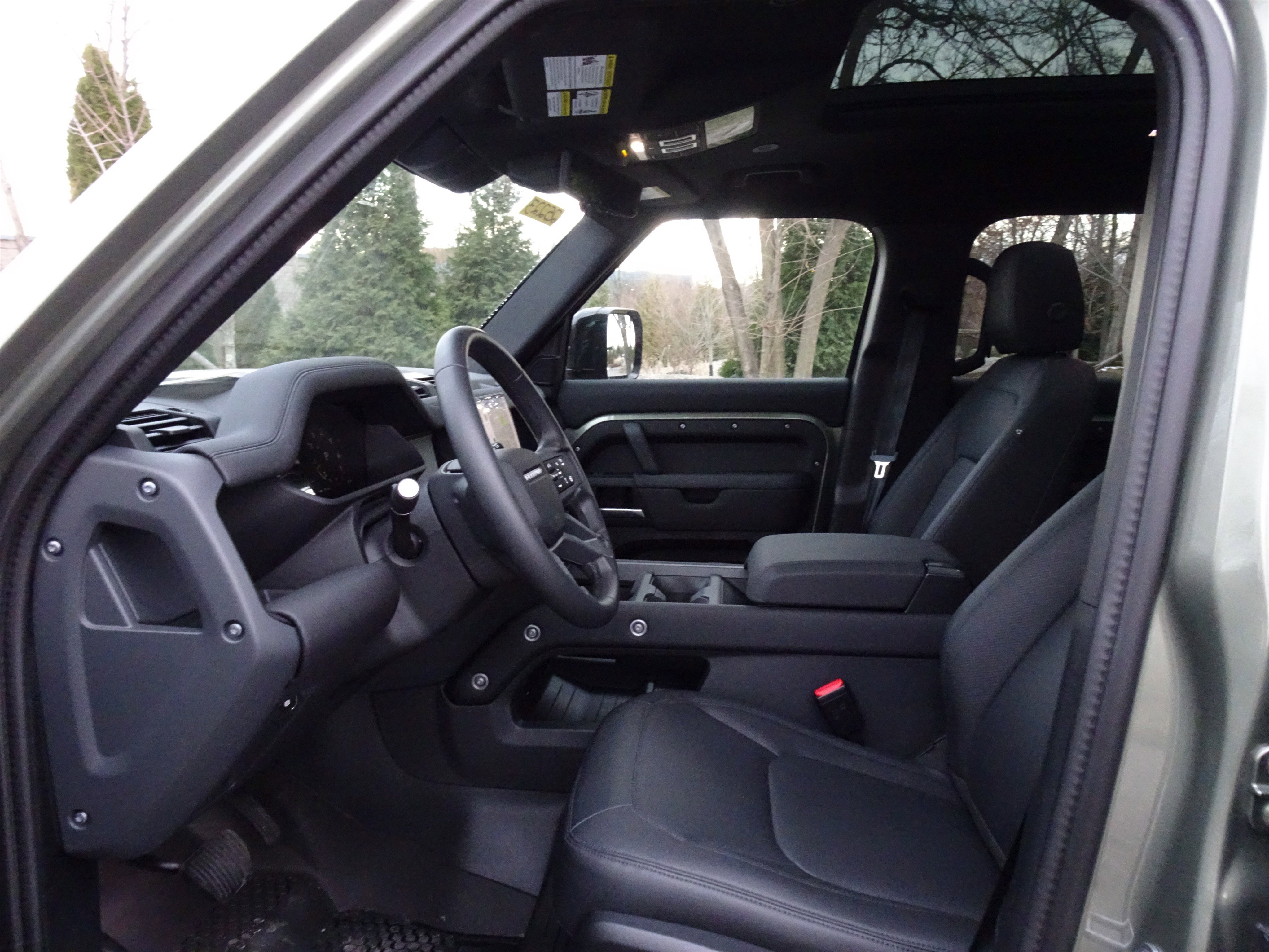 Certified 2025 Land Rover Defender 110 S image 2