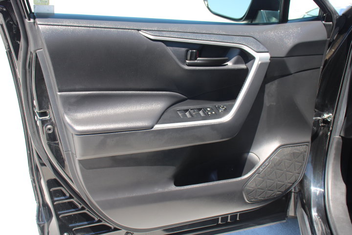 Certified 2024 Toyota RAV4 LE FWD image 10
