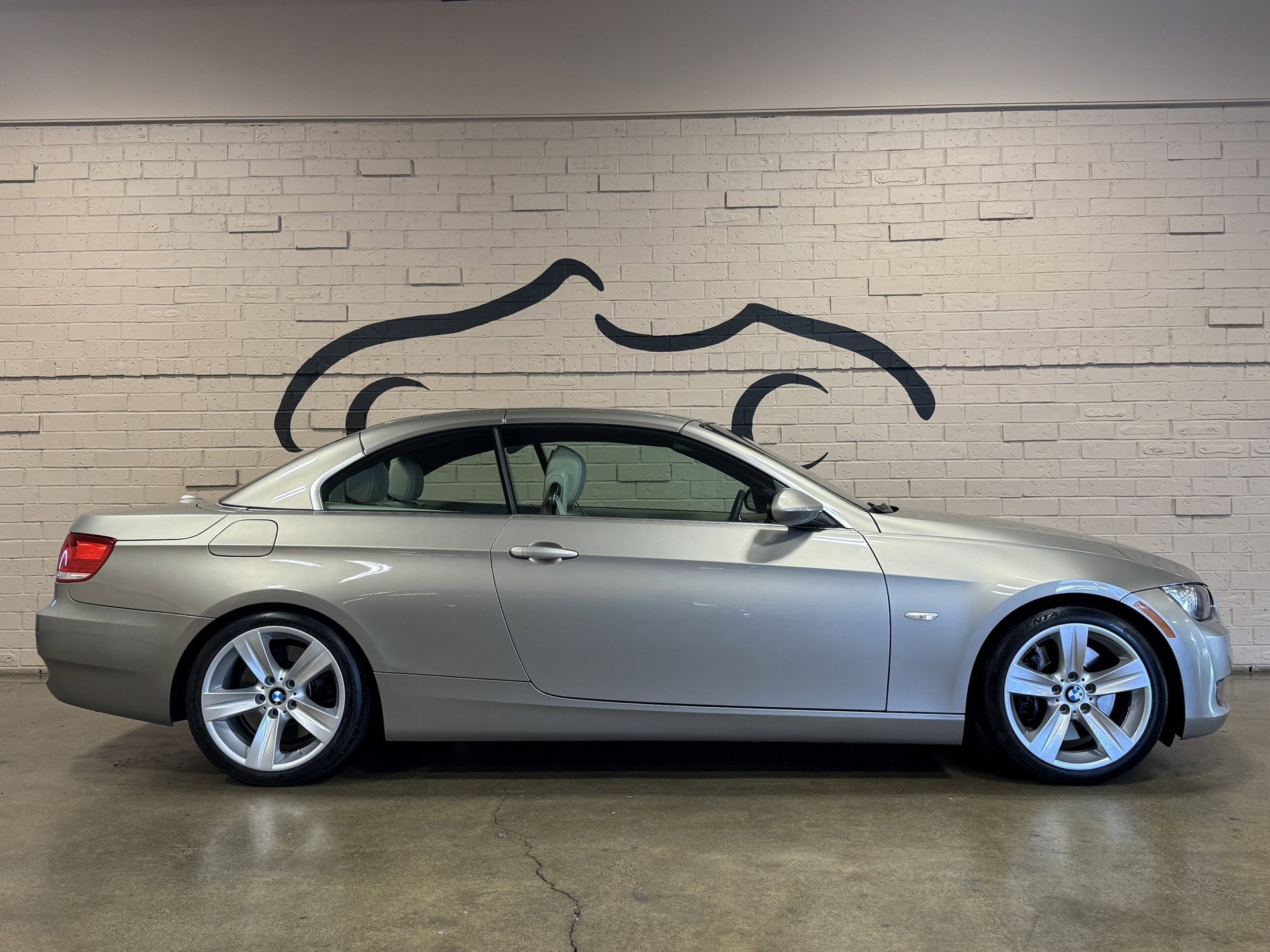 Used 2008 BMW 335i Convertible image 3