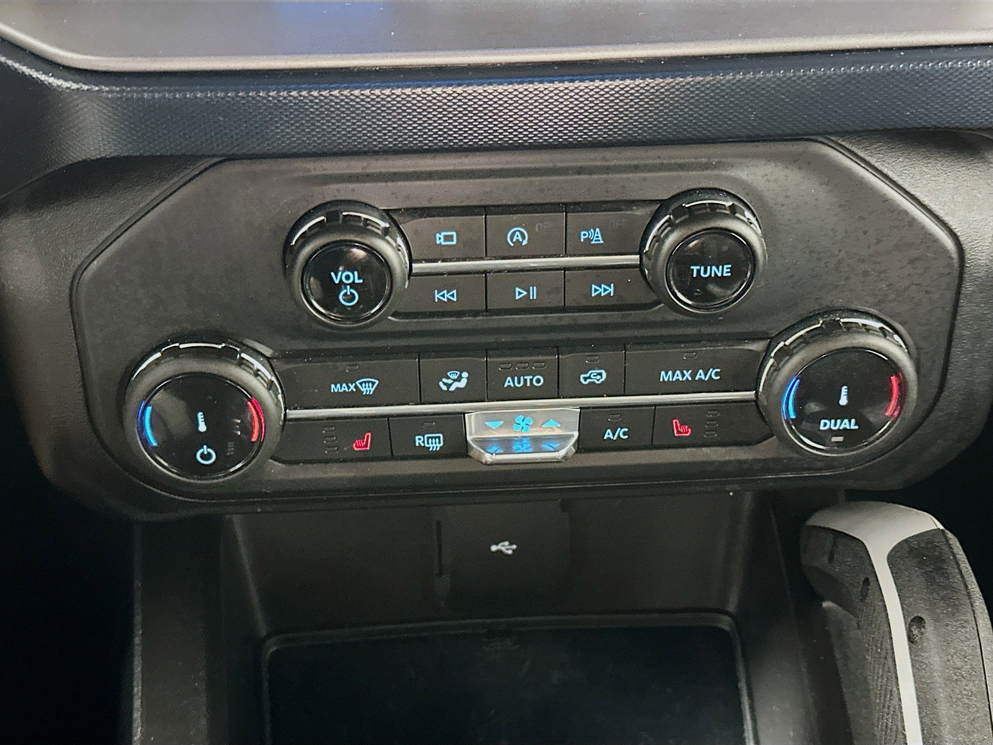 Used 2022 Ford Bronco Outer Banks w/ Sasquatch Package image 24