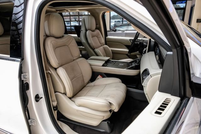 Used 2018 Lincoln Navigator L Reserve w/ Technology Package AWD/4WD image 36