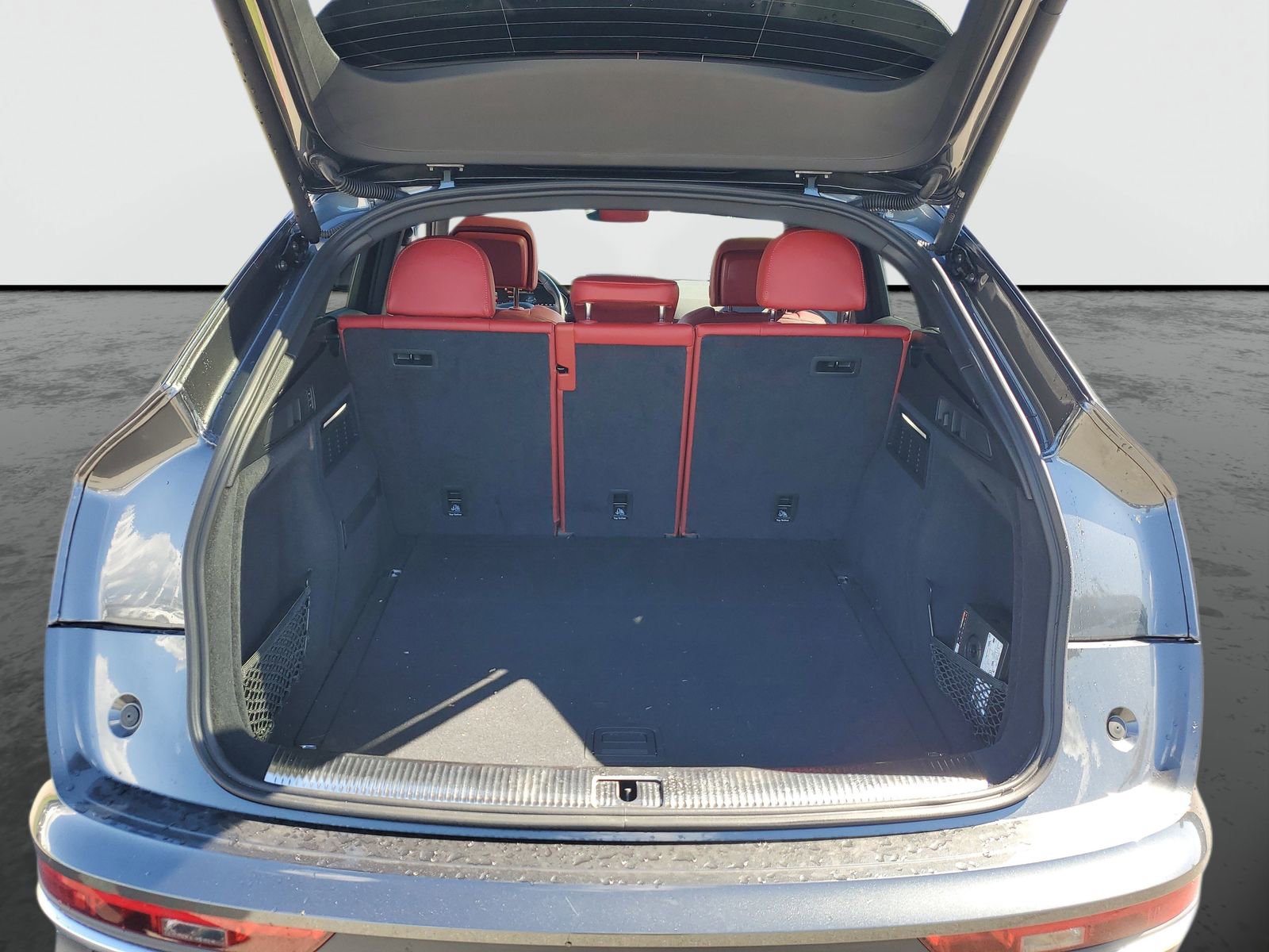 Used 2025 Audi SQ5 Premium Plus w/ Premium Plus Package image 8