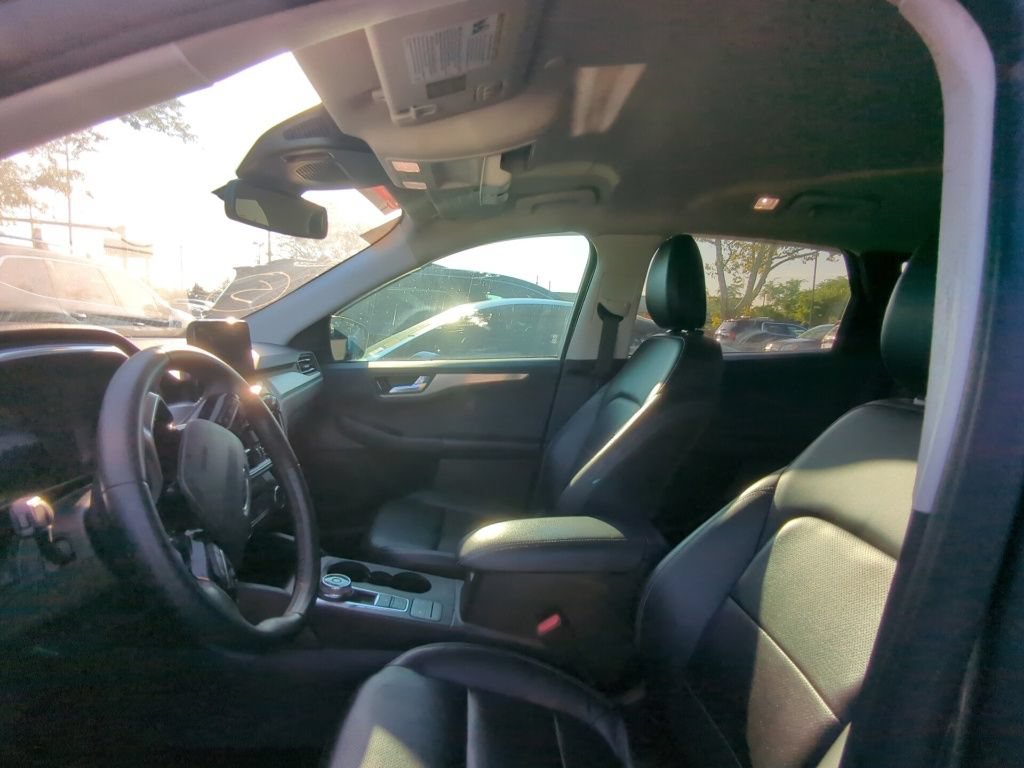 Used 2022 Ford Escape Titanium FWD image 6