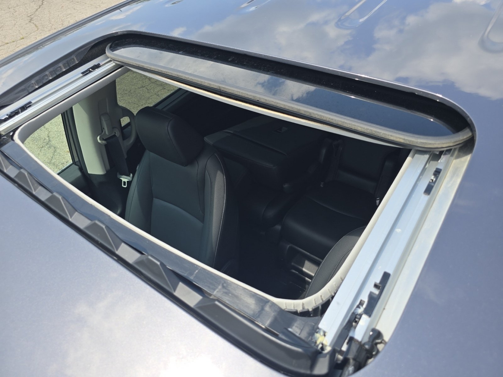 Certified 2025 Honda Odyssey EX-L image 4