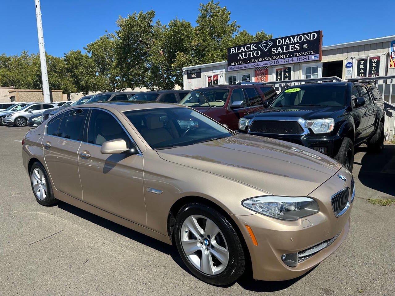 Used 2011 BMW 528i Sedan RWD image 4