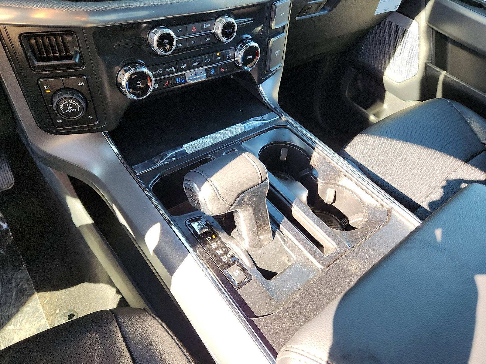 New 2025 Ford F150 Lariat image 17