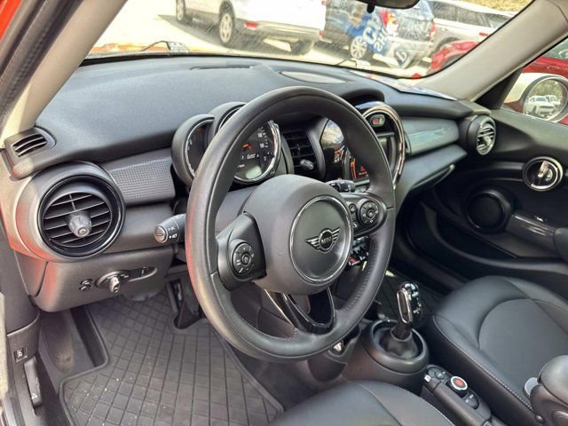 Used 2021 MINI Cooper 4-Door Hardtop image 11