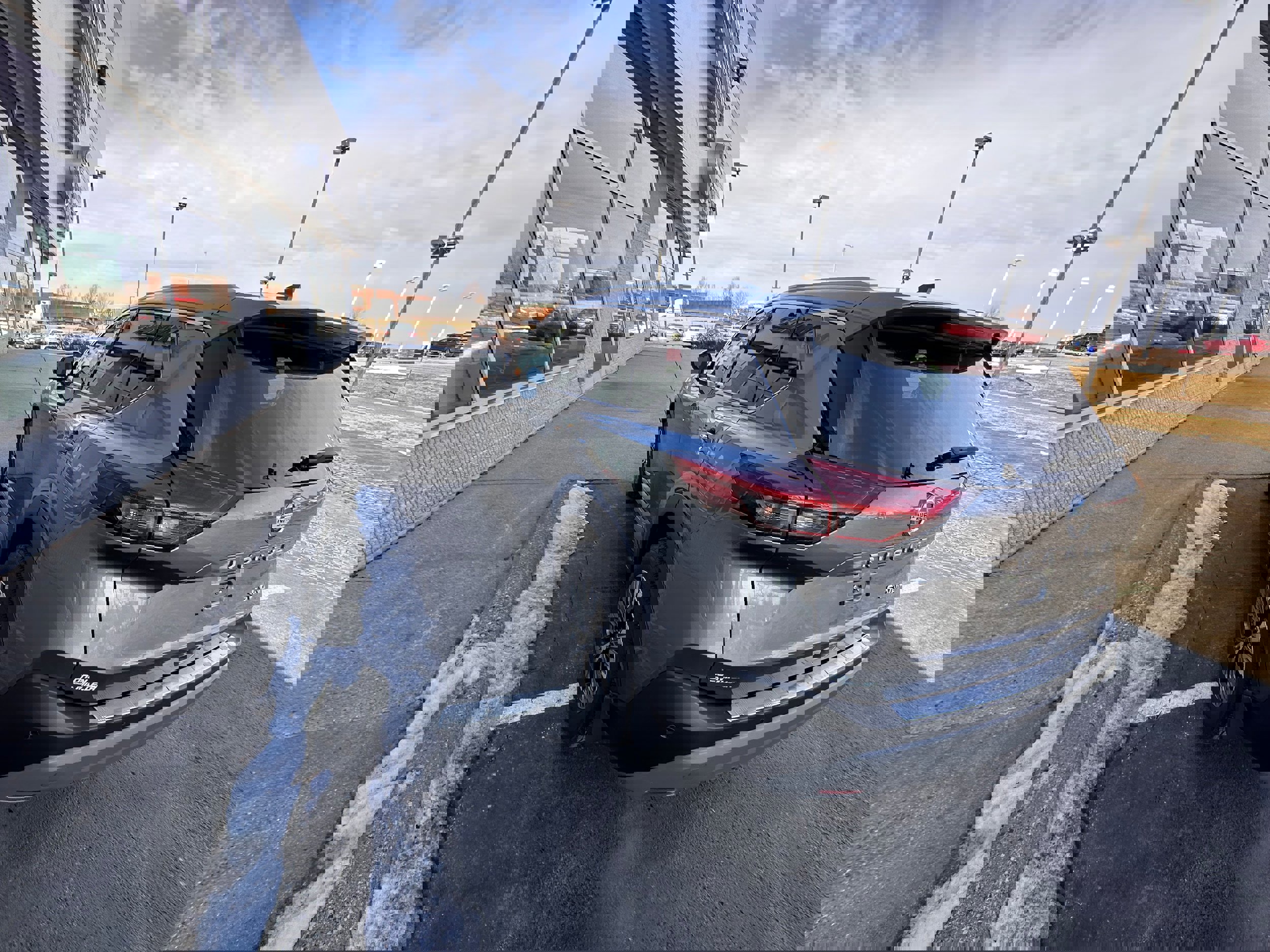 Used 2021 Nissan Rogue SV w/ Premium Package image 5