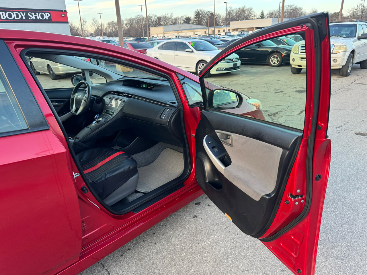 Used 2013 Toyota Prius Three image 9
