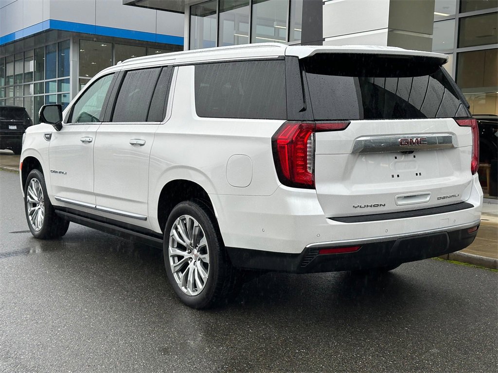 Used 2024 GMC Yukon XL Denali w/ Denali Reserve Package image 3