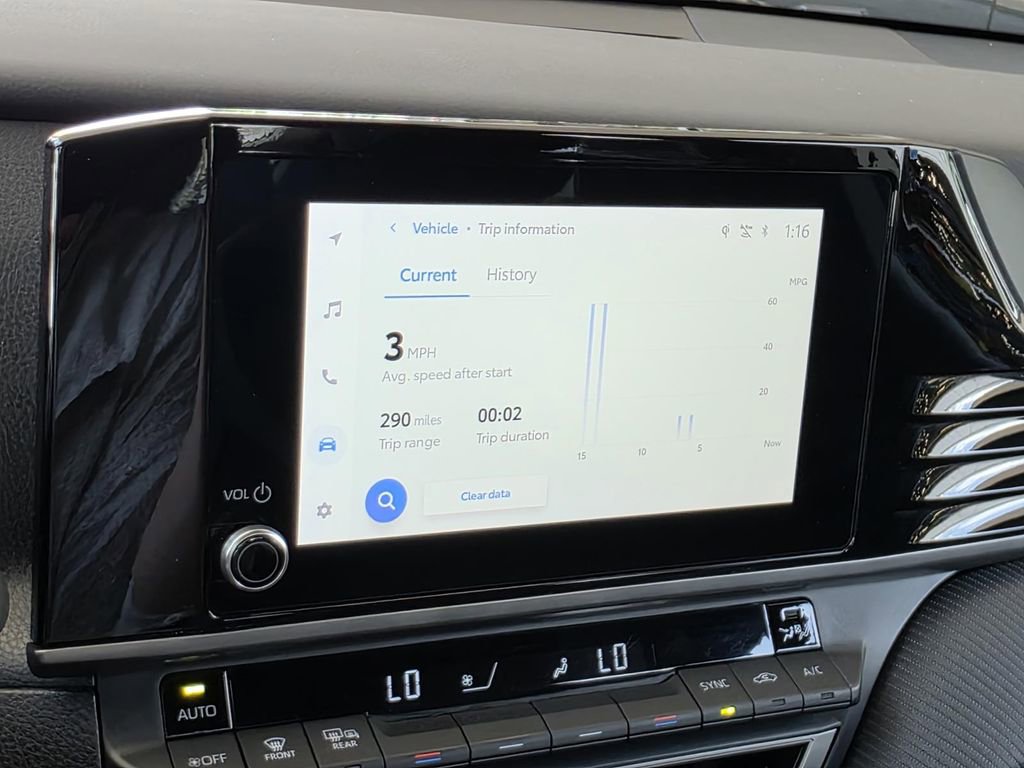 Used 2025 Toyota Camry SE FWD image 14