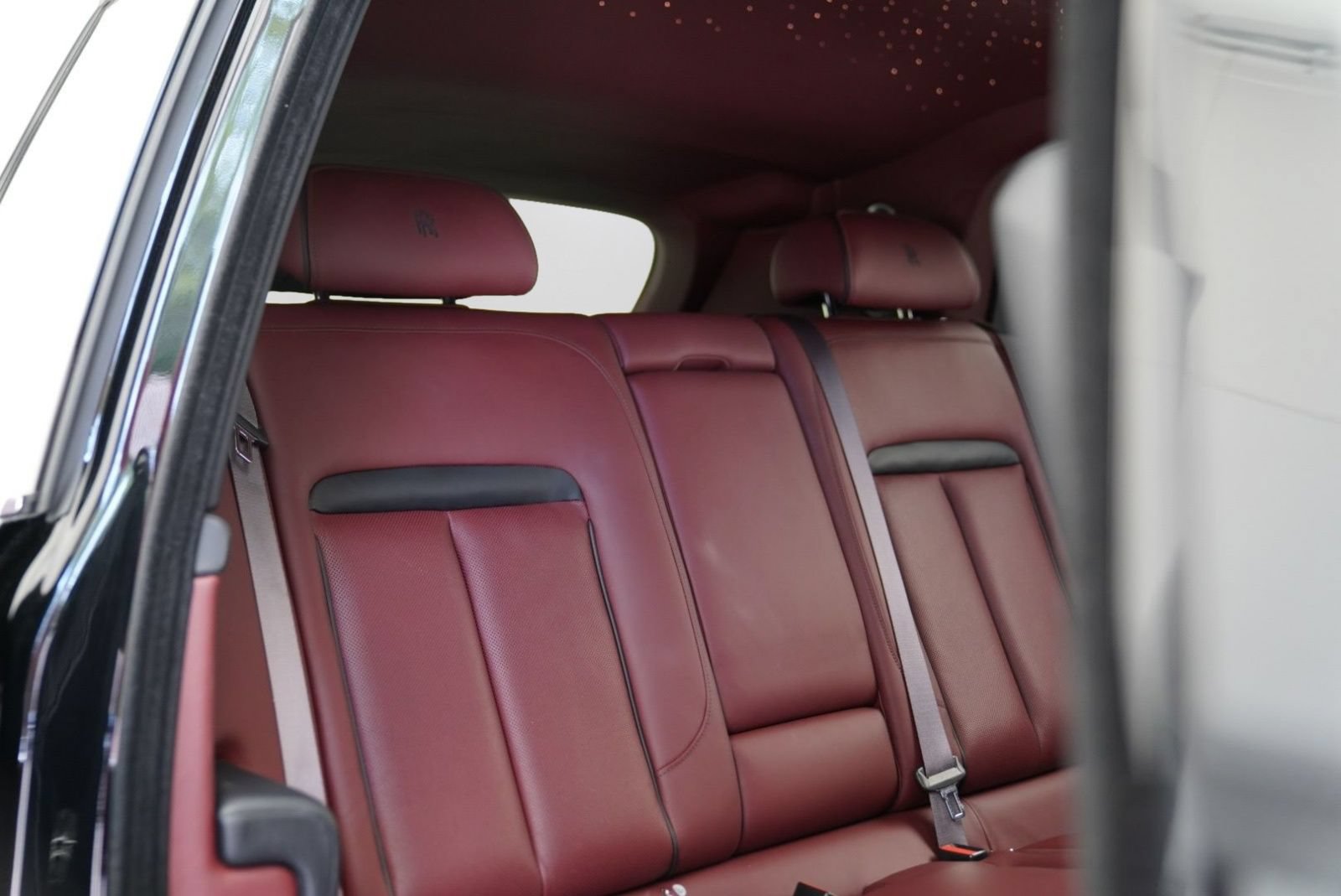 Certified 2020 Rolls-Royce Cullinan AWD/4WD image 33