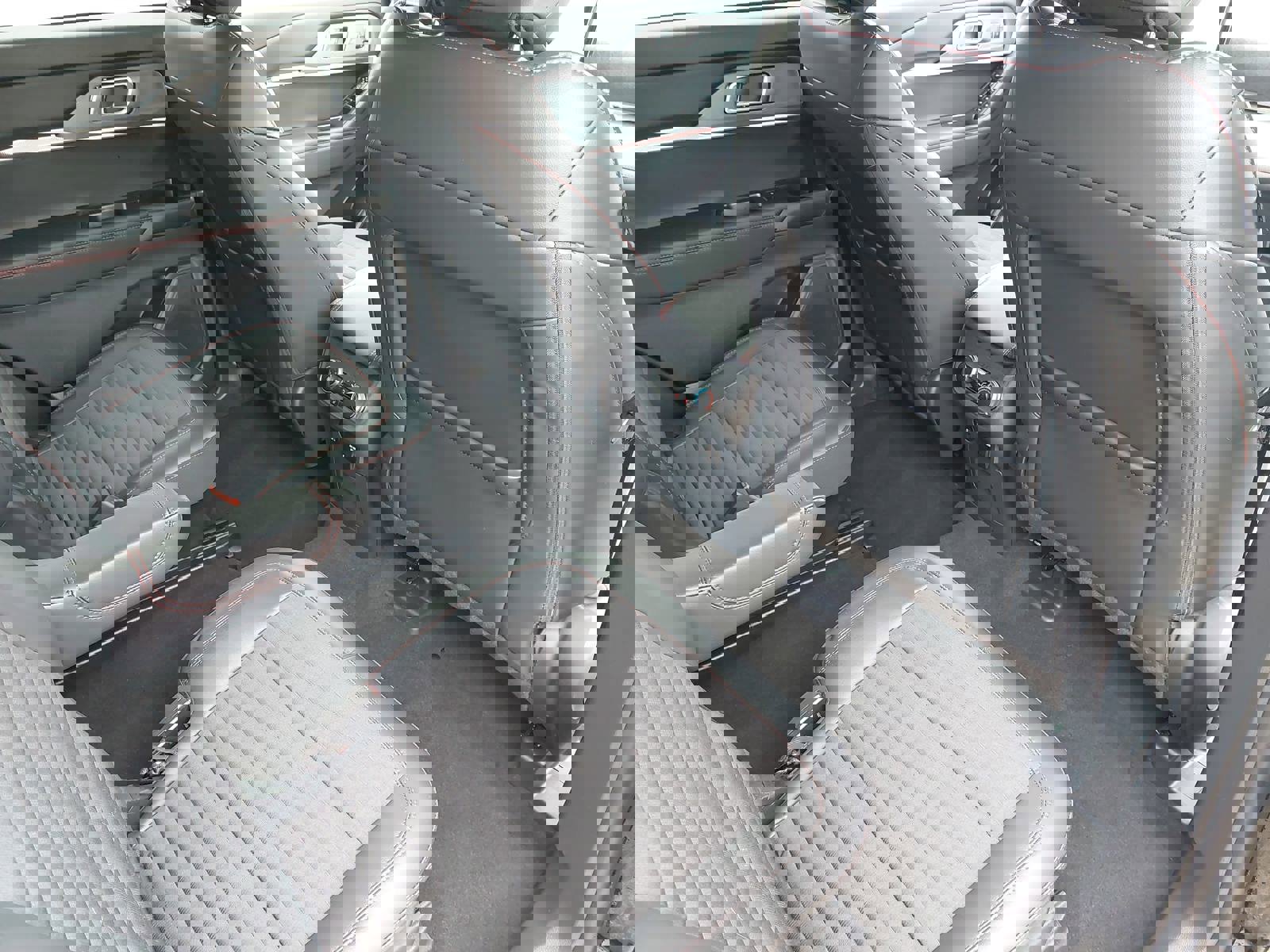 Used 2025 Ford Explorer ST-Line w/ Premium Package image 12