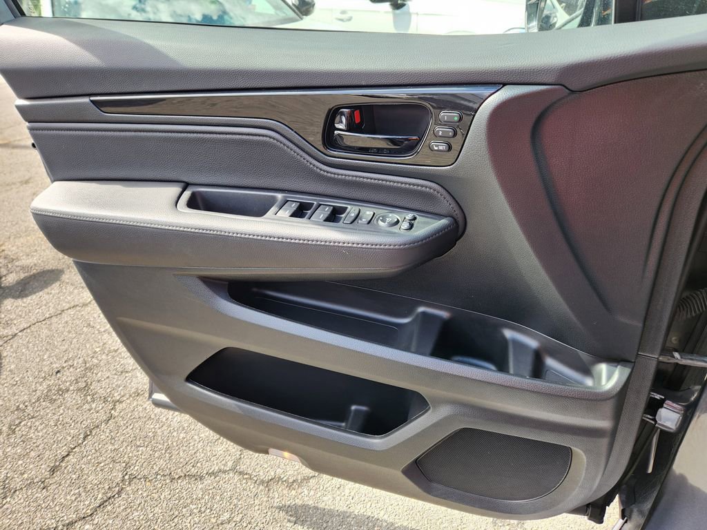 Used 2023 Honda Odyssey Elite image 24