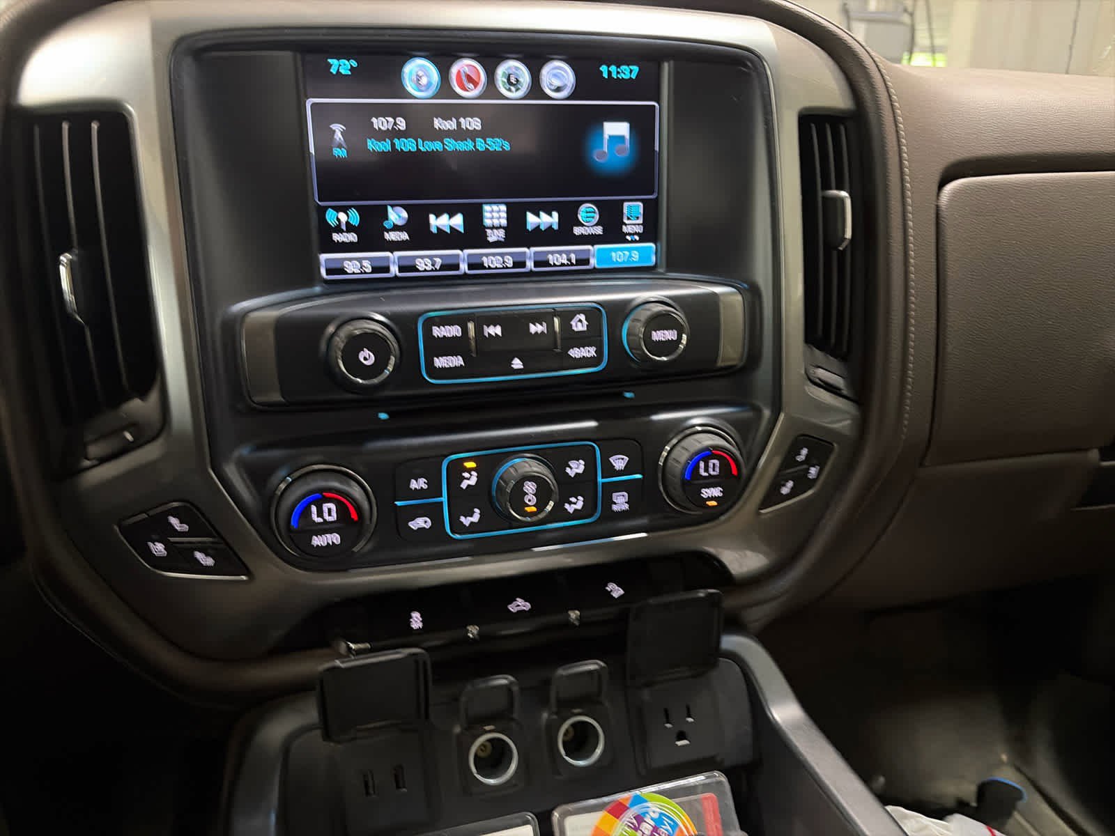 Used 2017 Chevrolet Silverado 1500 LTZ Z71 AWD/4WD image 8
