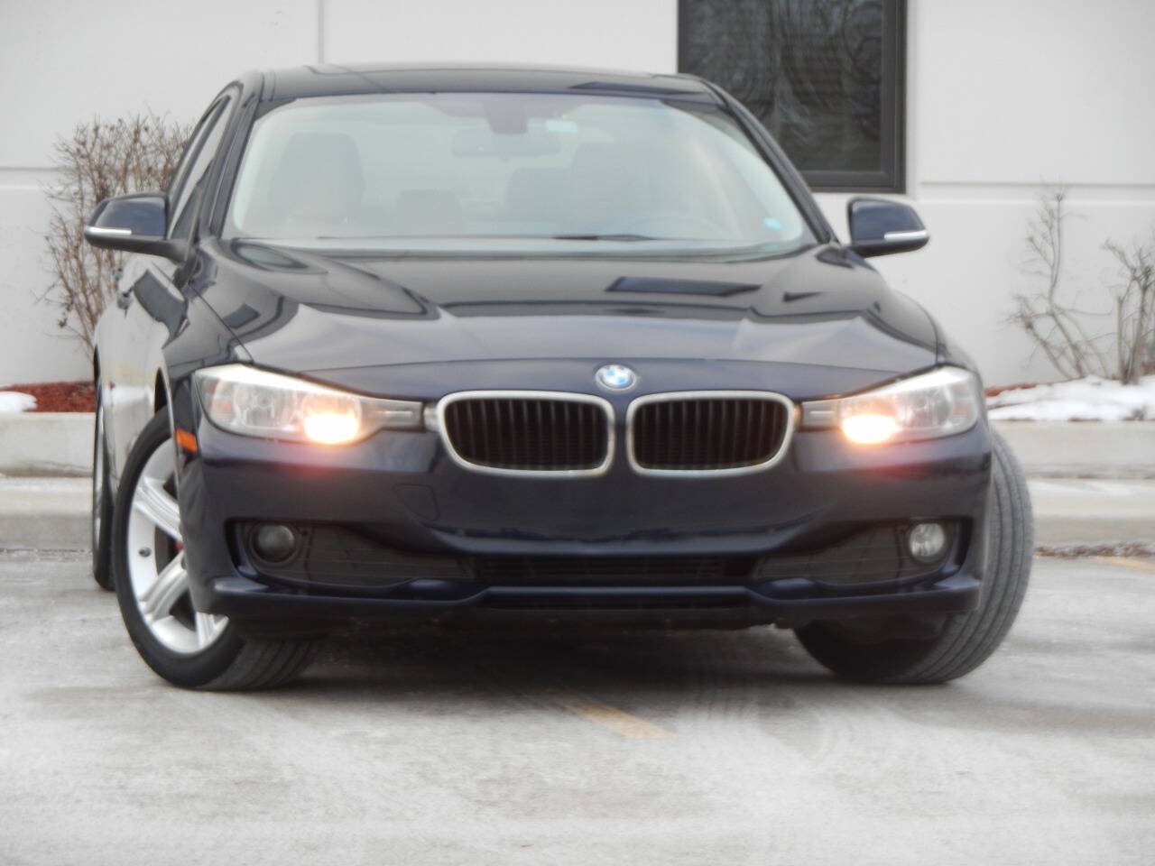 Used 2014 BMW 320i Sedan RWD image 5