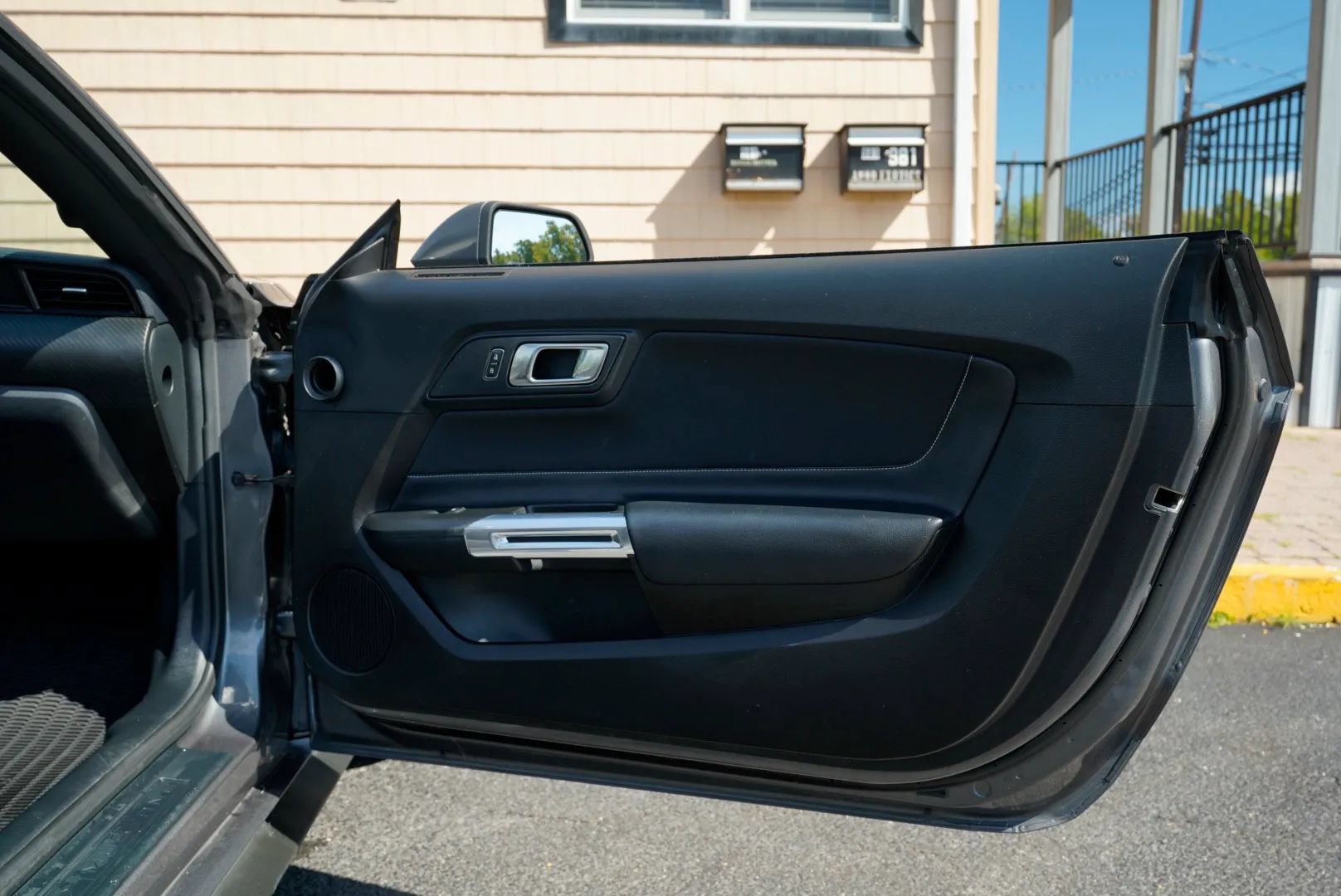 Used 2021 Ford Mustang Convertible RWD image 34