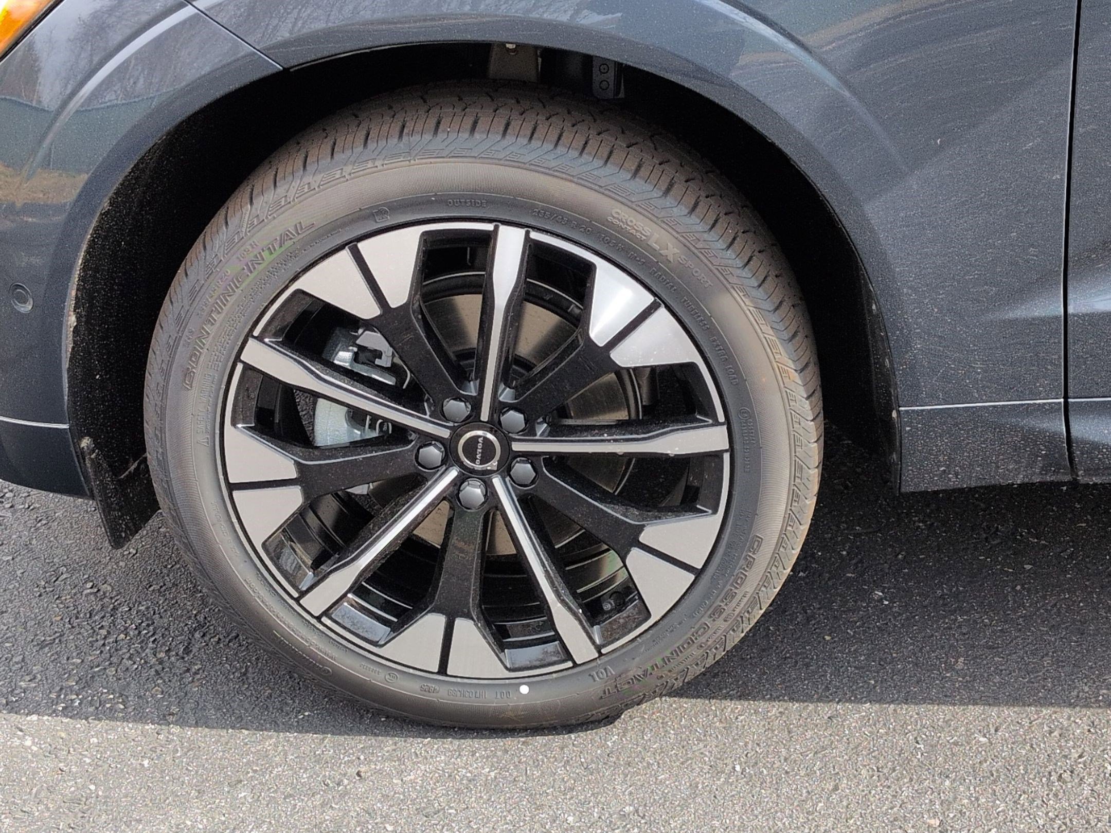 New 2026 Volvo XC60 B5 Ultra w/ Protection Package Premier image 24