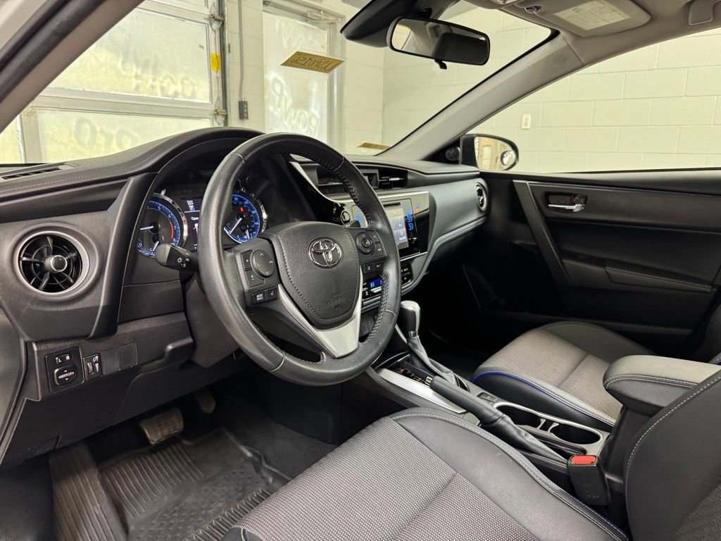 Used 2019 Toyota Corolla SE w/ SE Premium Package FWD image 11